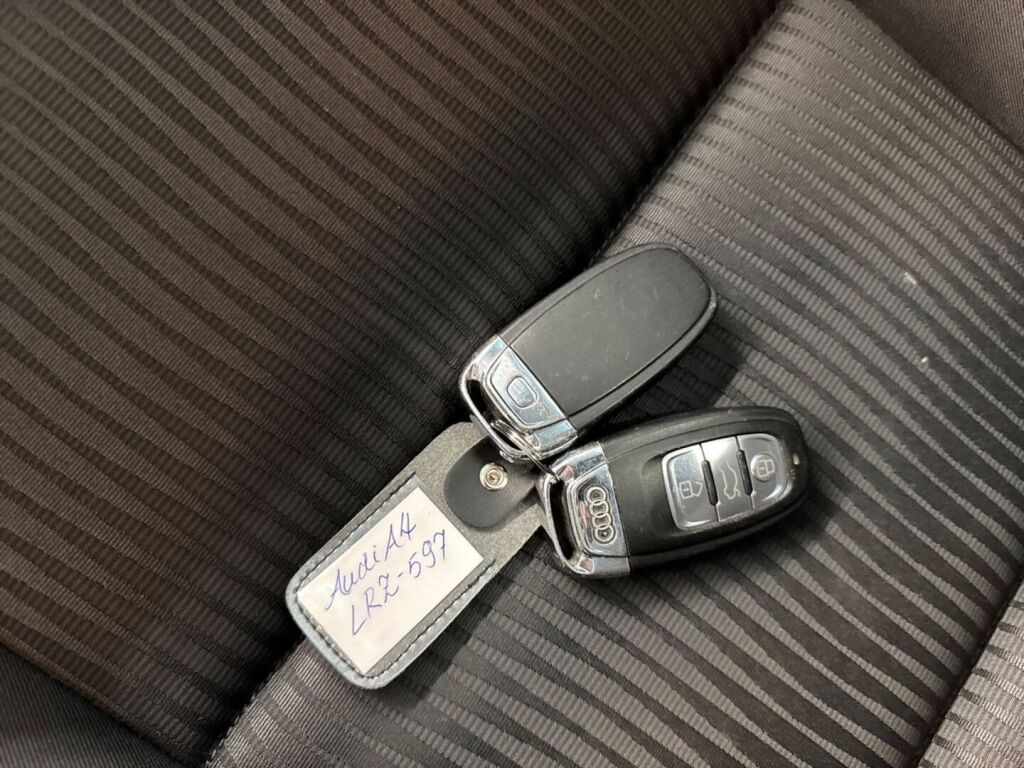 Audi A4 2013 Musta