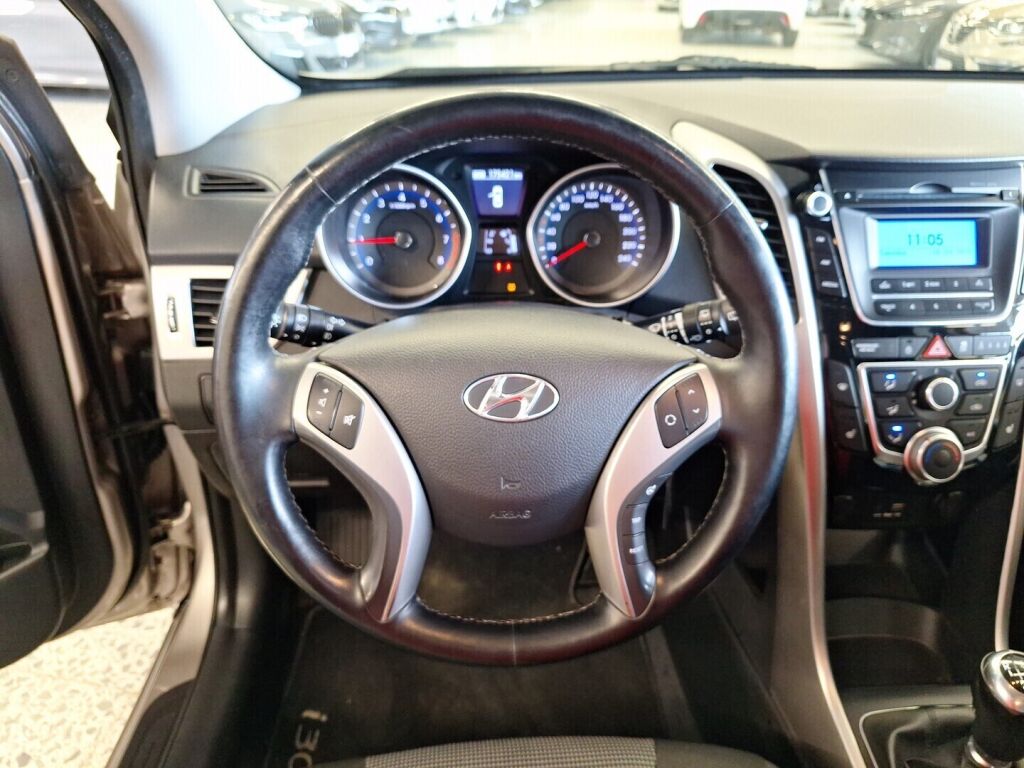 Hyundai i30 Wagon 2017 Ruskea (beige)