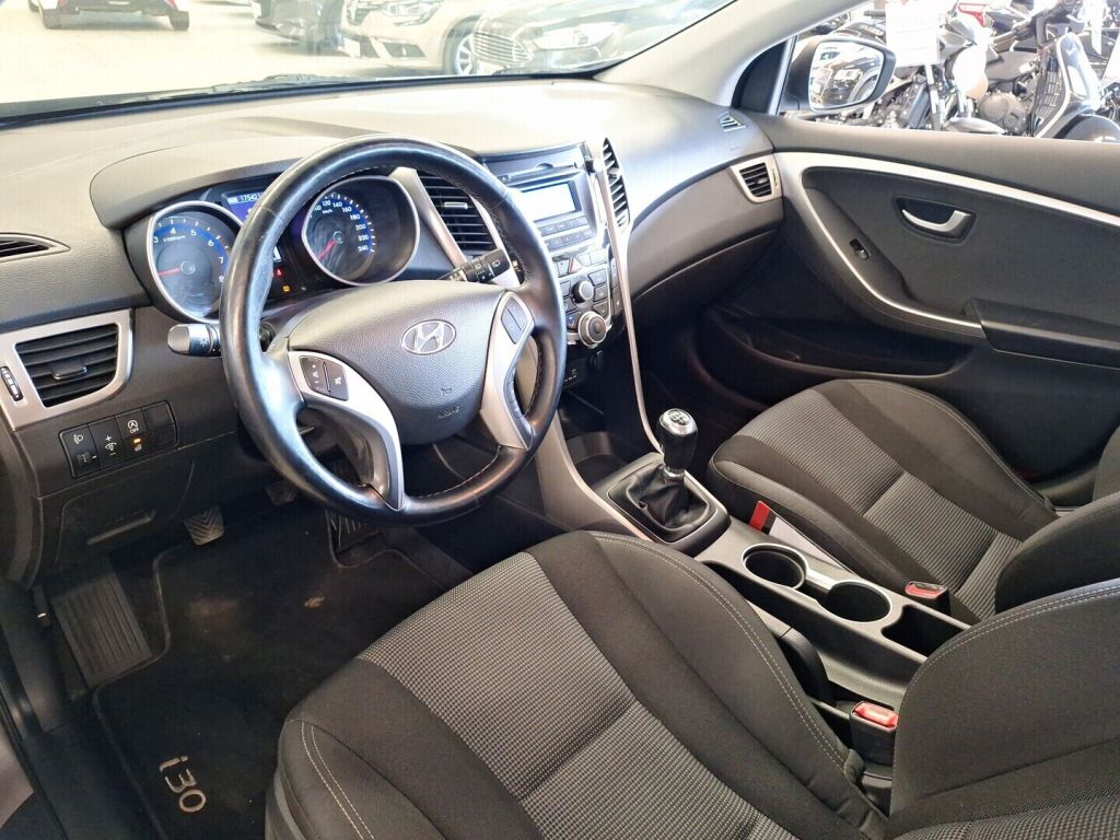 Hyundai i30 Wagon 2017 Ruskea (beige)