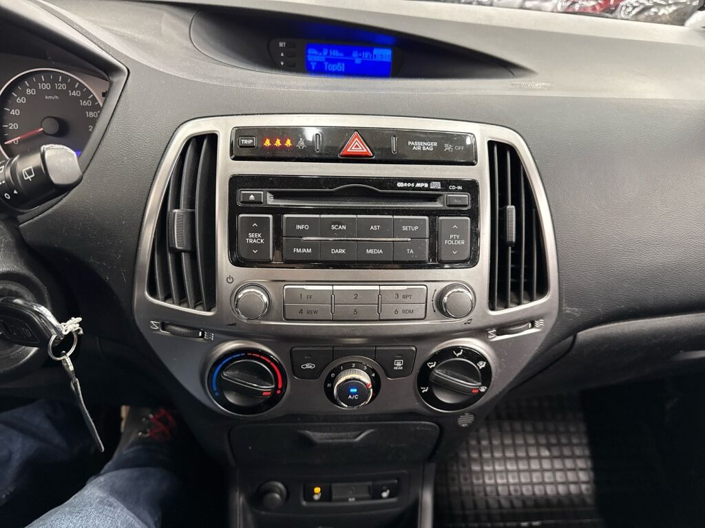 Hyundai i20 2013 Sininen