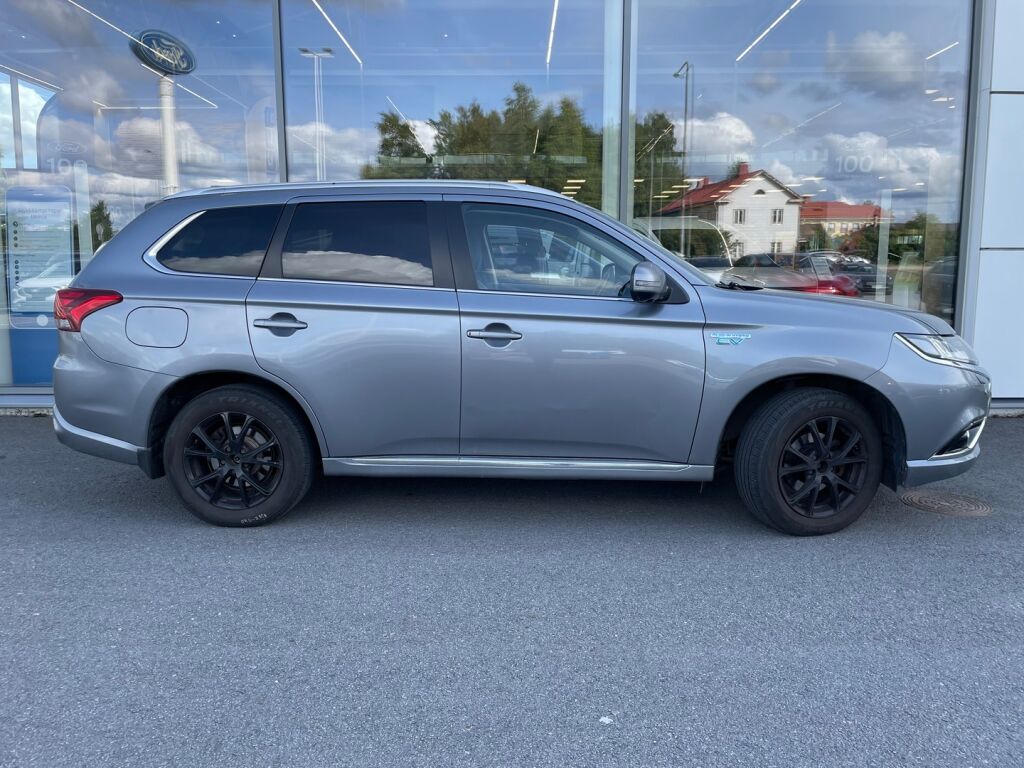 Mitsubishi Outlander PHEV 2016 Harmaa