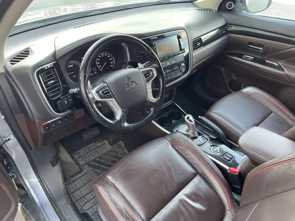 Mitsubishi Outlander PHEV 2016 Harmaa