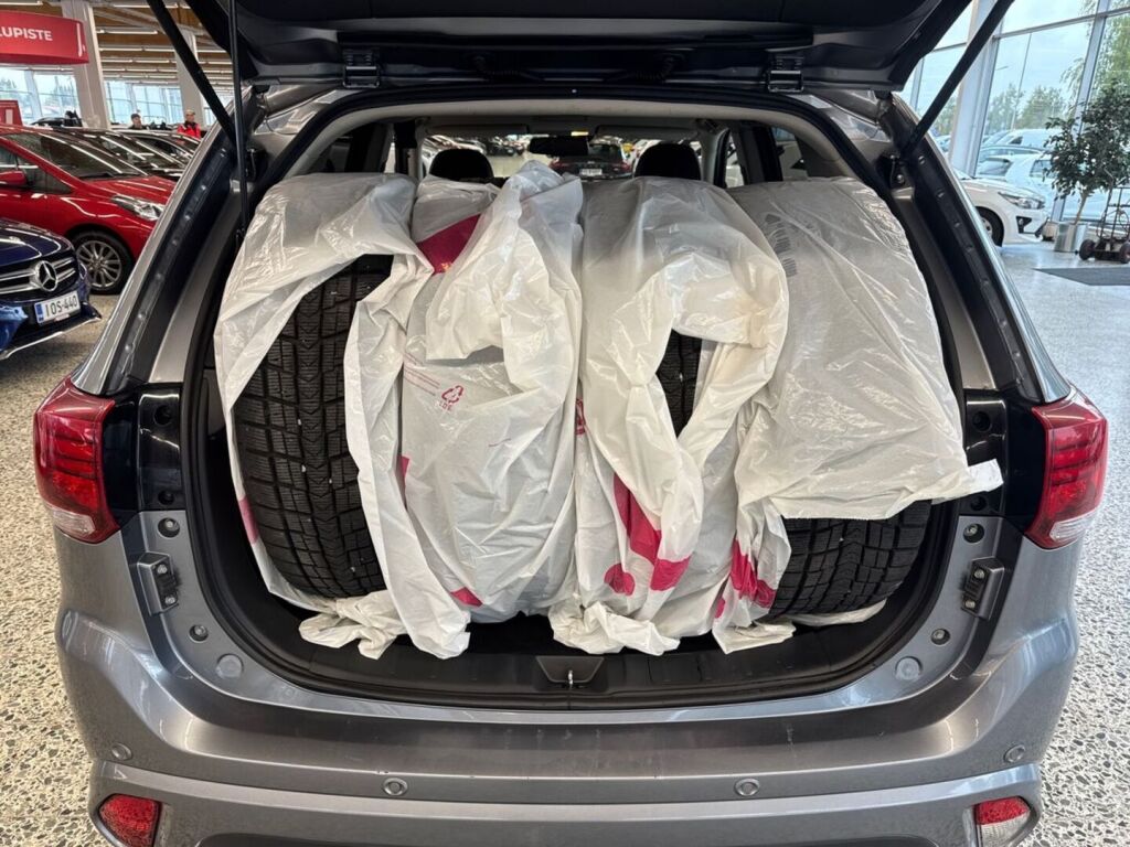 Mitsubishi Outlander PHEV 2016 Harmaa