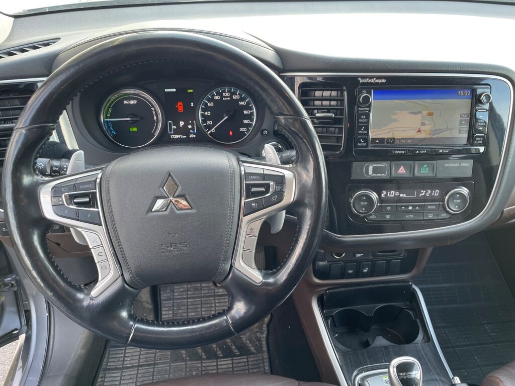 Mitsubishi Outlander PHEV 2016 Harmaa