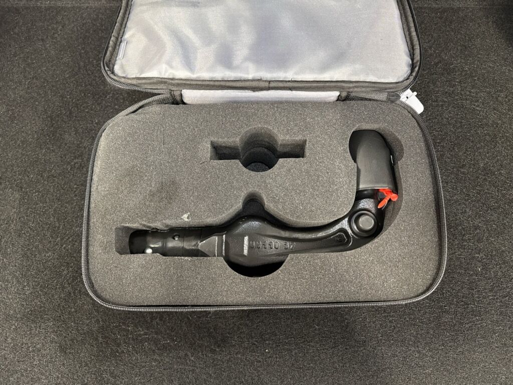 Tesla Model Y 2023 Musta