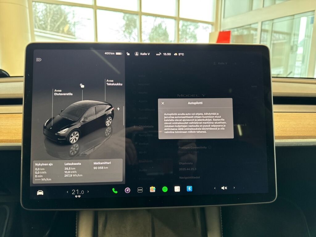 Tesla Model Y 2023 Musta