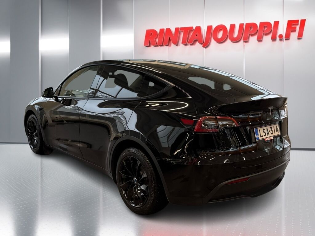 Tesla Model Y 2023 Musta