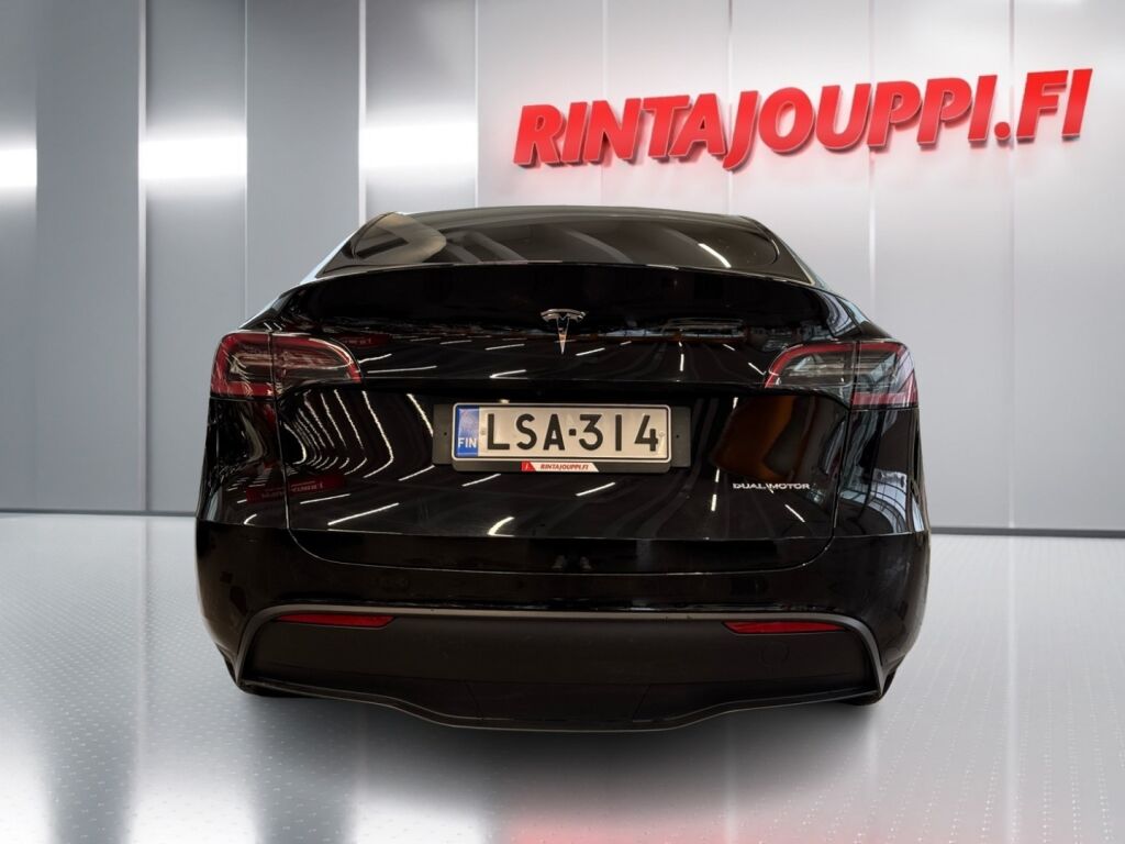 Tesla Model Y 2023 Musta