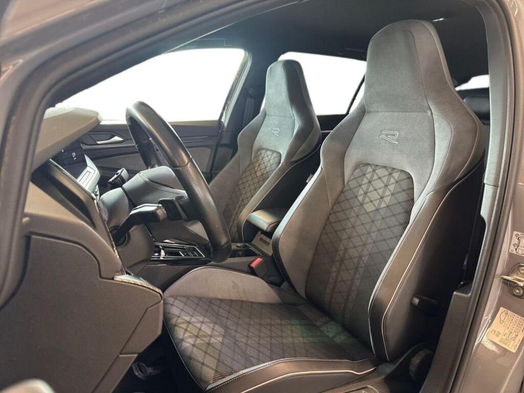 Volkswagen Golf 2023 Harmaa