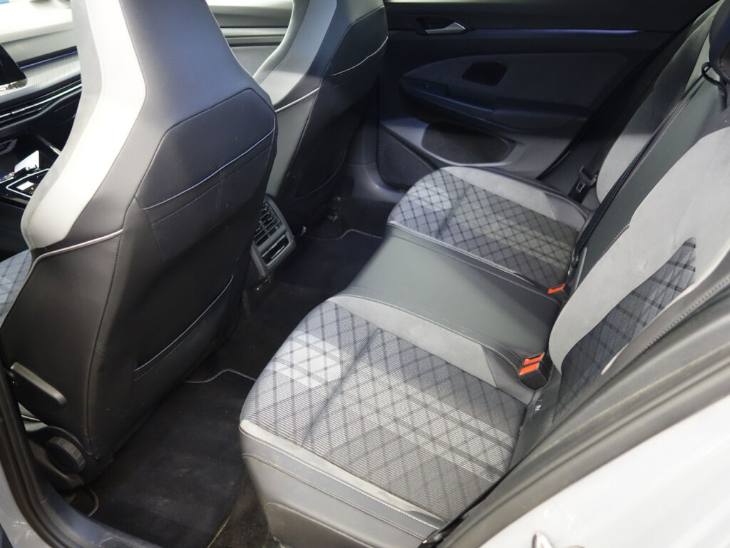 Volkswagen Golf 2023 Harmaa