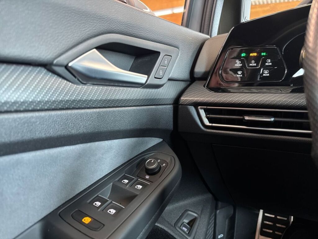 Volkswagen Golf 2023 Harmaa