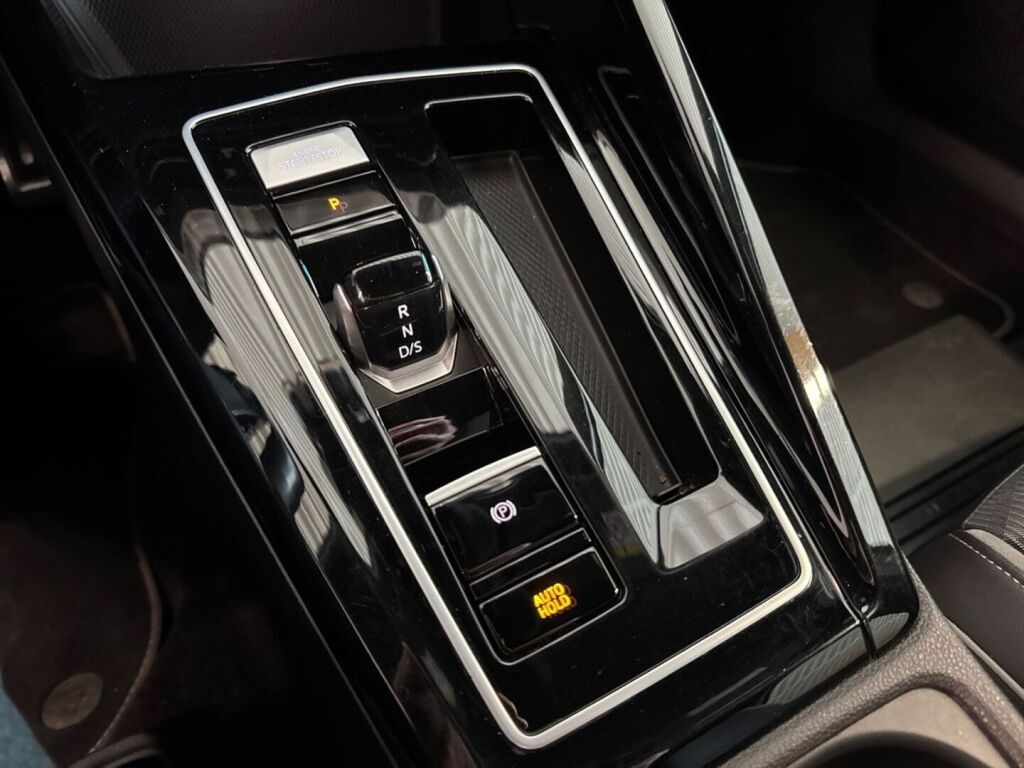 Volkswagen Golf 2023 Harmaa