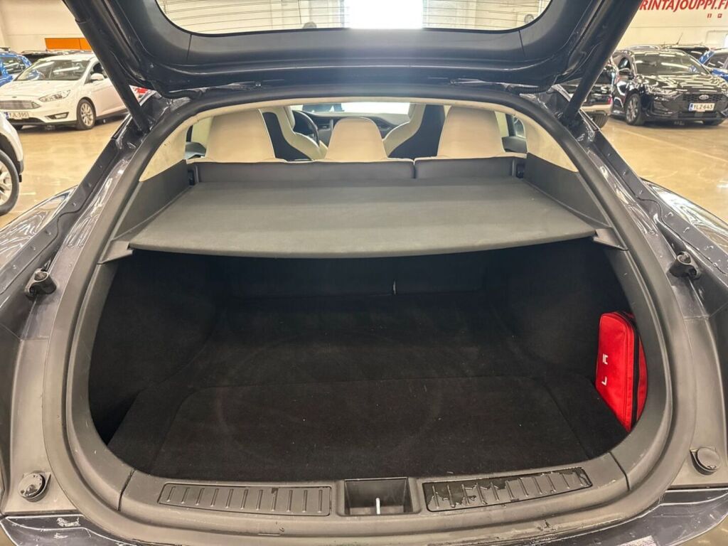 Tesla Model S 2018 Musta