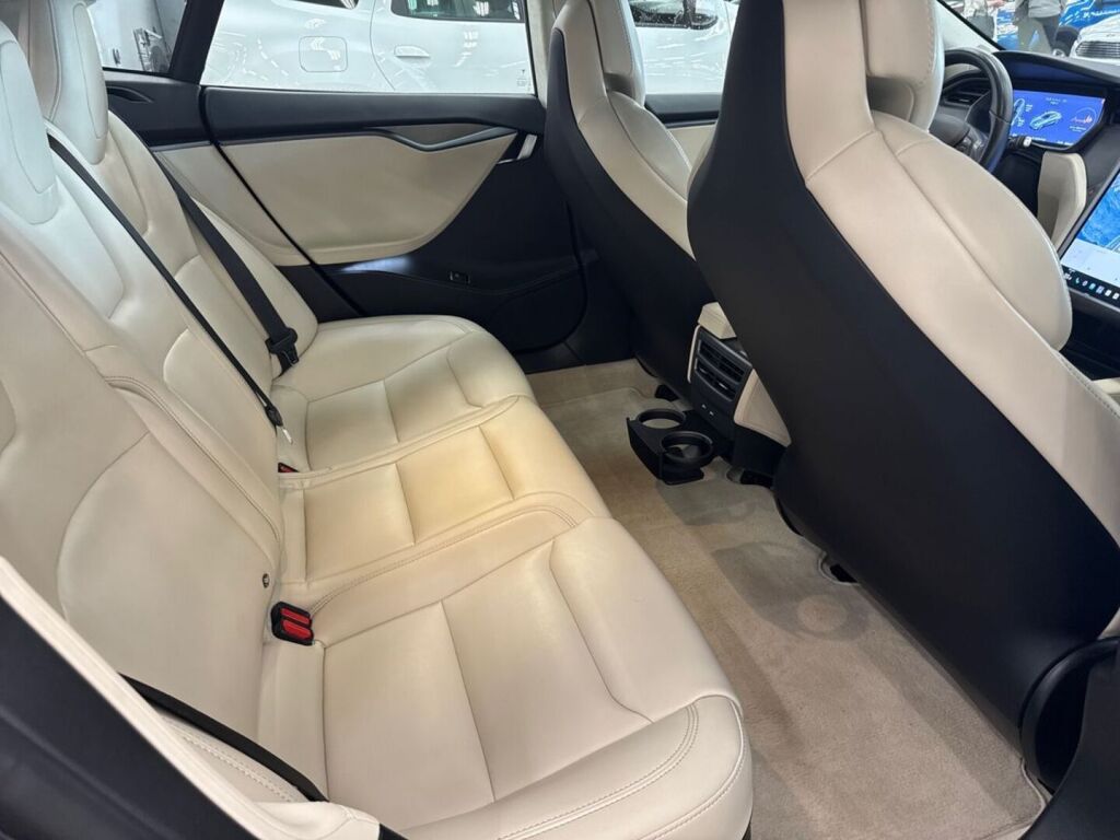 Tesla Model S 2018 Musta