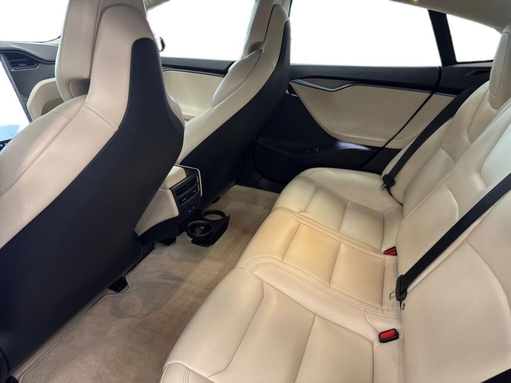Tesla Model S 2018 Musta