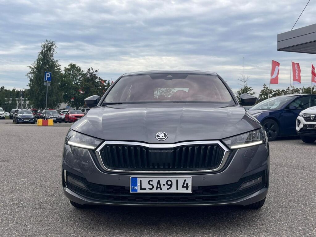 Skoda Octavia 2023 Harmaa