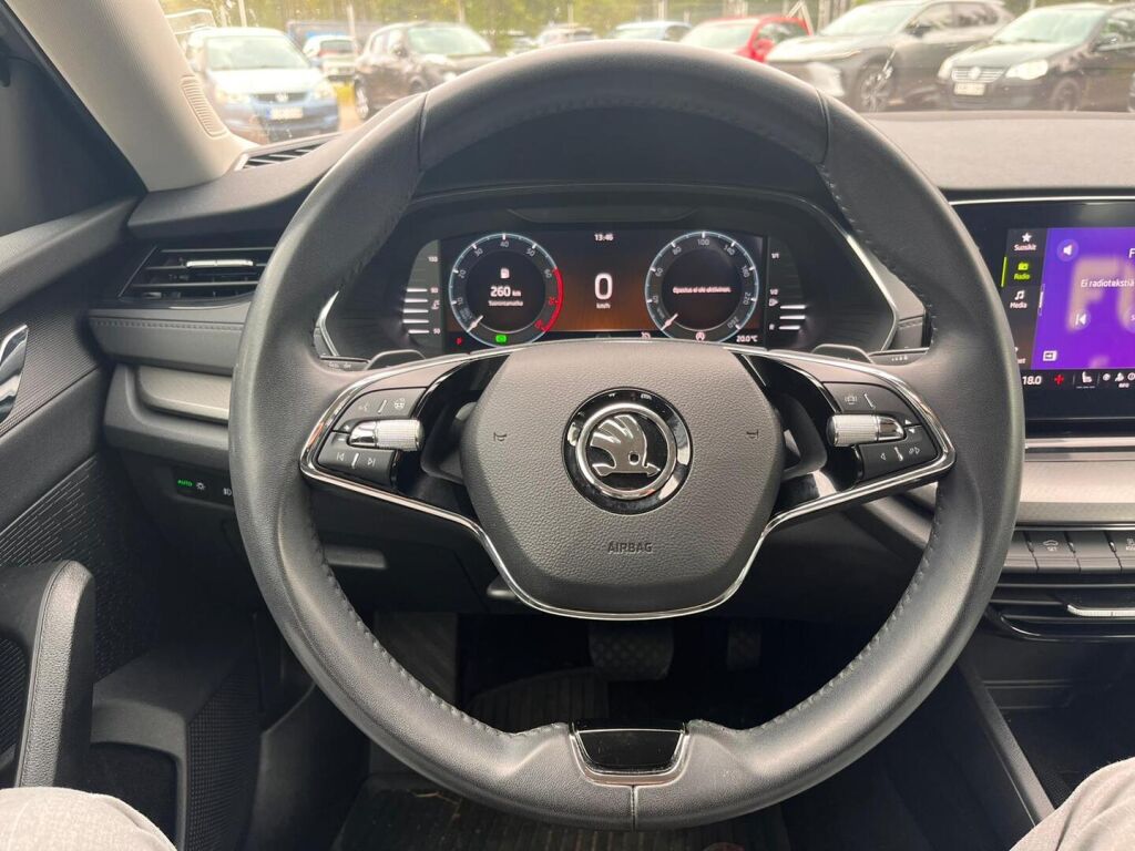 Skoda Octavia 2023 Harmaa