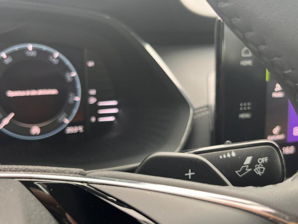 Skoda Octavia 2023 Harmaa