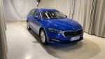 Skoda Octavia 2023 Sininen