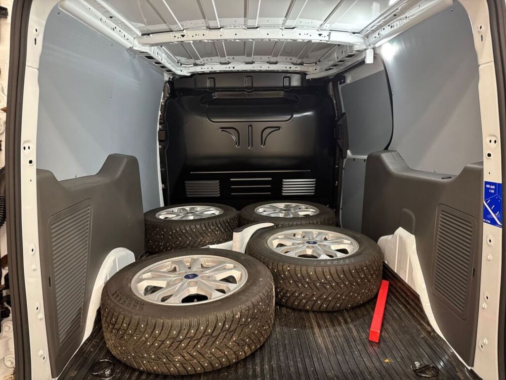 Ford Transit Connect 2025 Frozen White
