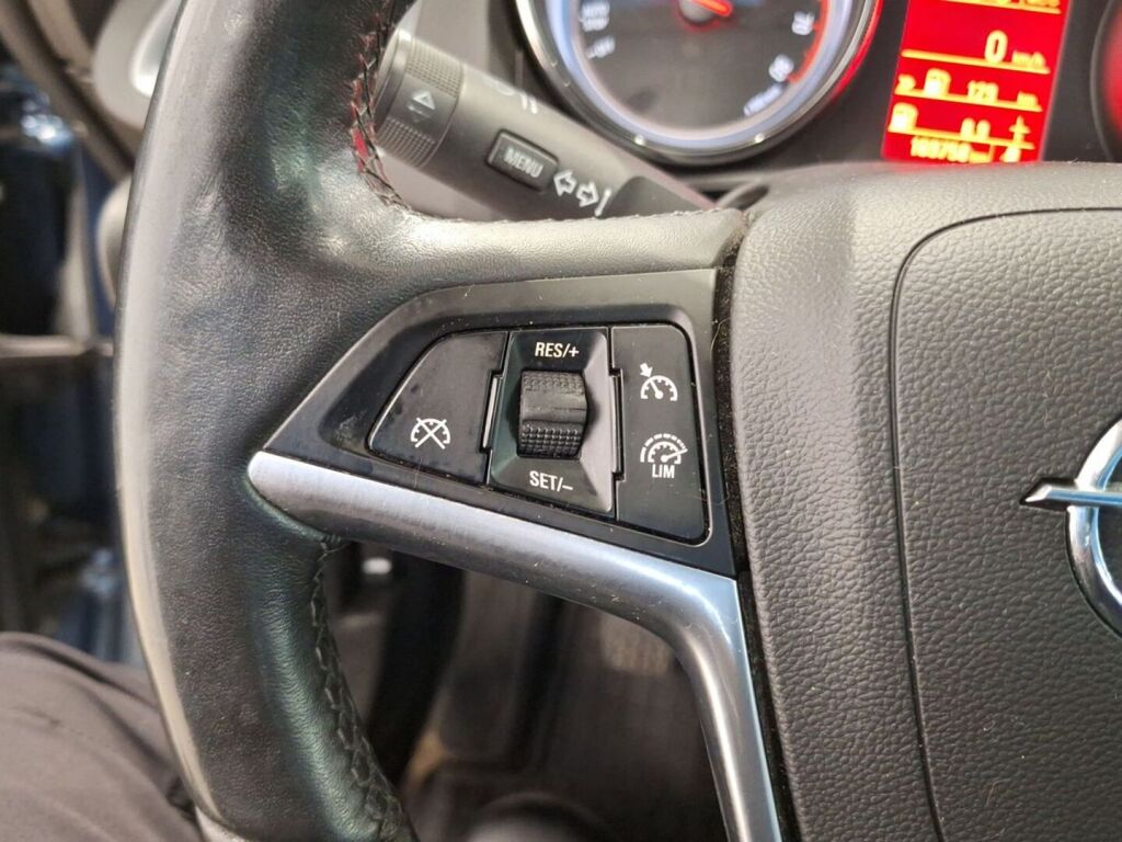 Opel Astra 2013 Sininen