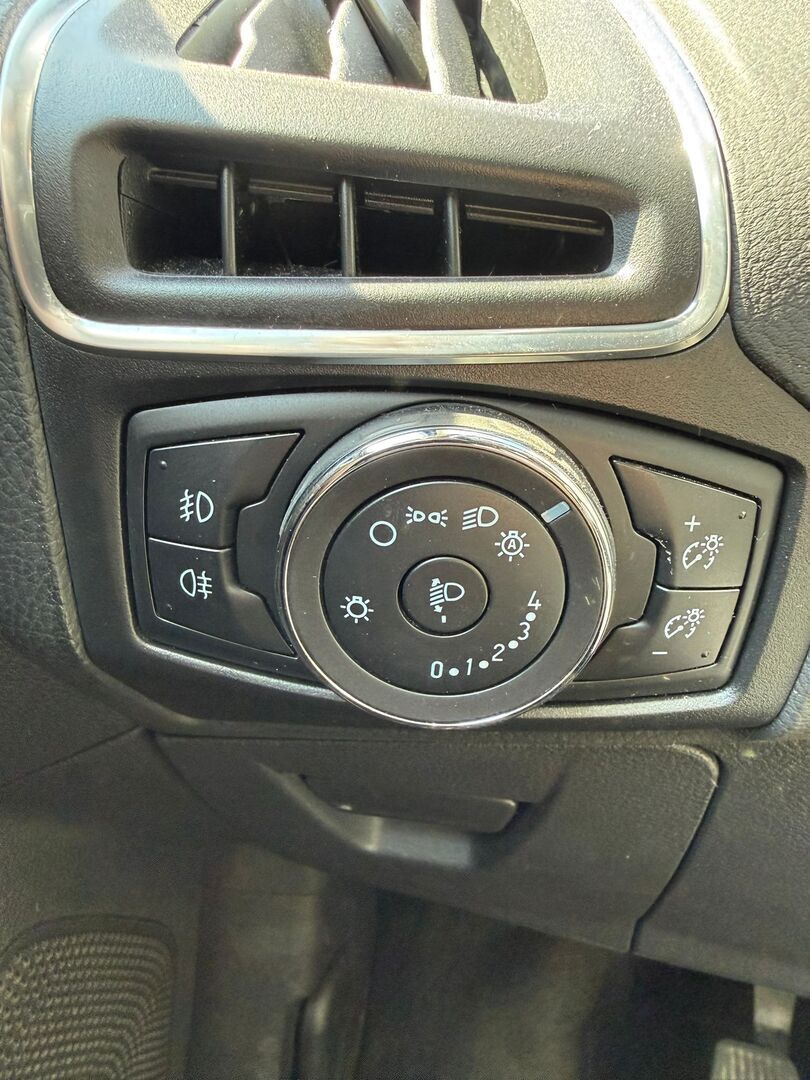 Ford Focus 2013 Valkoinen