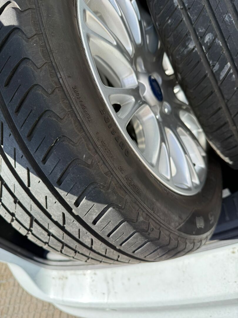 Ford Focus 2013 Valkoinen