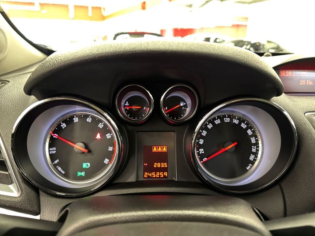 Opel Mokka 2013 Musta