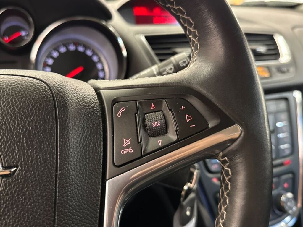 Opel Mokka 2013 Musta