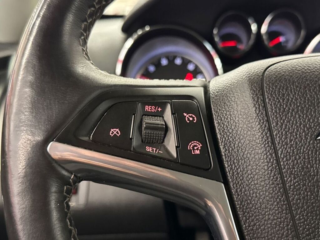 Opel Mokka 2013 Musta