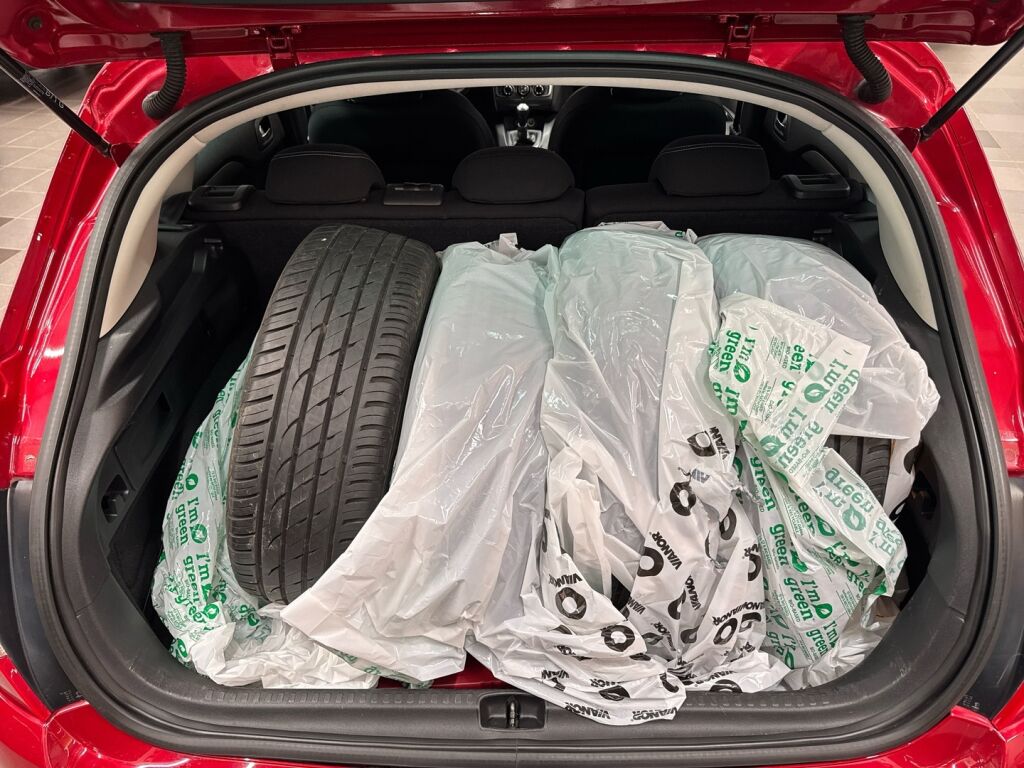 Citroen C4 2013 Punainen