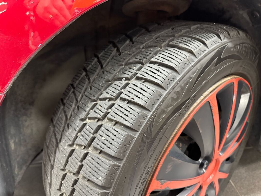 Citroen C4 2013 Punainen