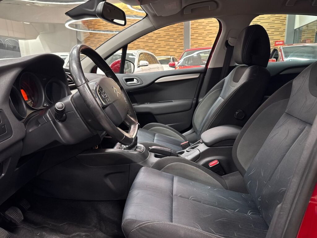 Citroen C4 2013 Punainen