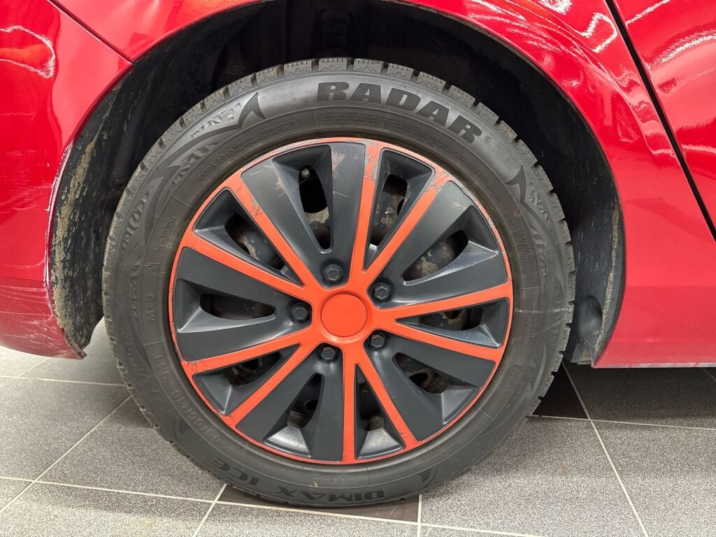 Citroen C4 2013 Punainen