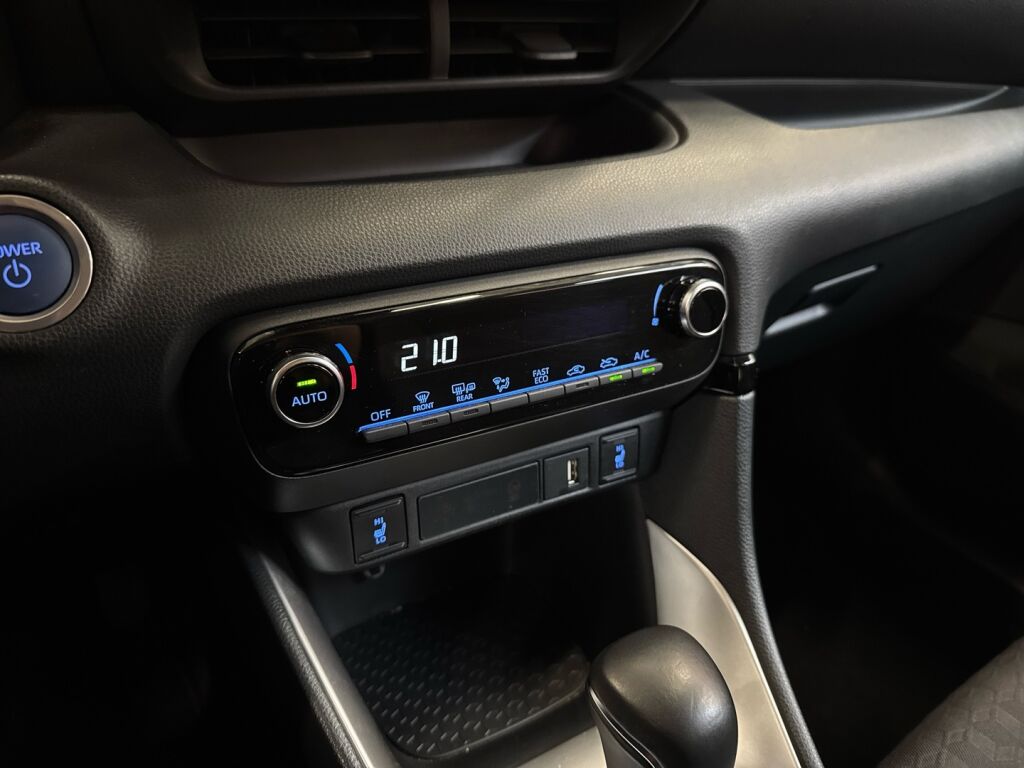 Toyota Yaris 2023 Musta