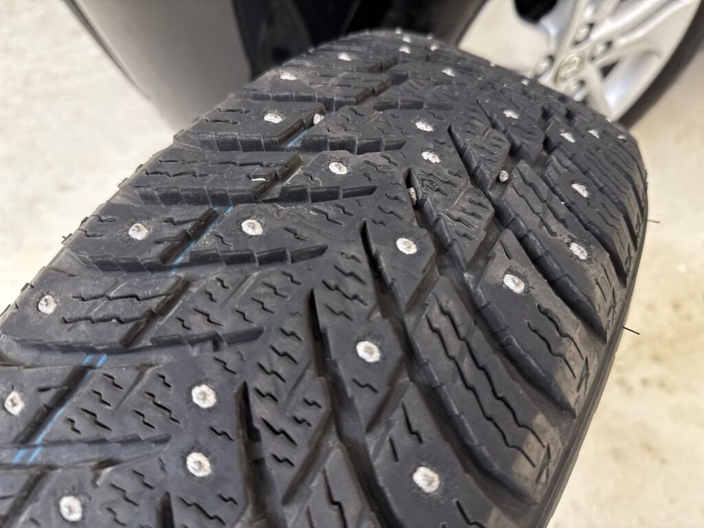 Toyota Yaris 2023 Musta