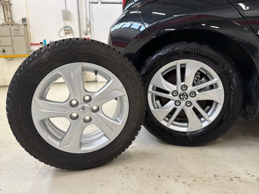 Toyota Yaris 2023 Musta