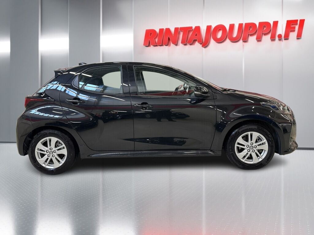 Toyota Yaris 2023 Musta