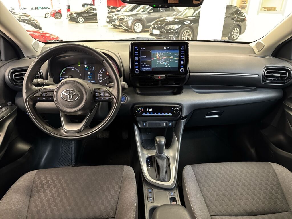 Toyota Yaris 2023 Musta