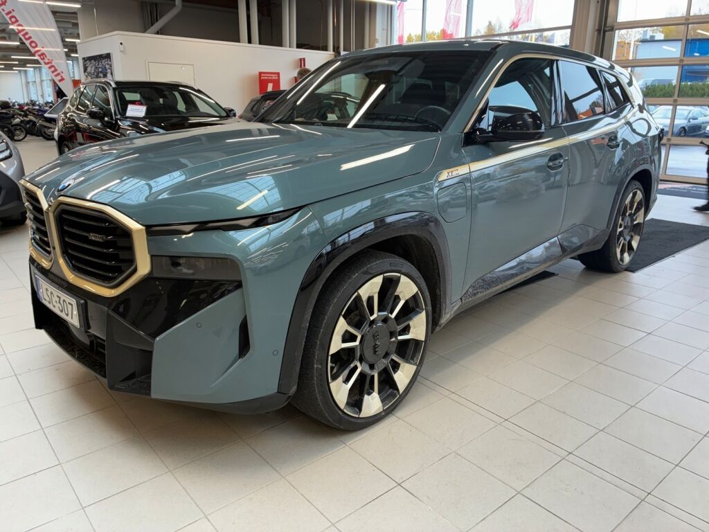 BMW XM 2023 Vihreä