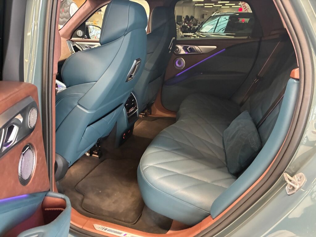 BMW XM 2023 Vihreä