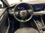 Skoda Octavia 2023 Musta