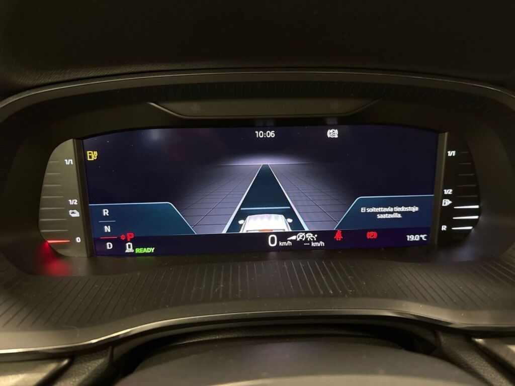 Skoda Octavia 2023 Musta