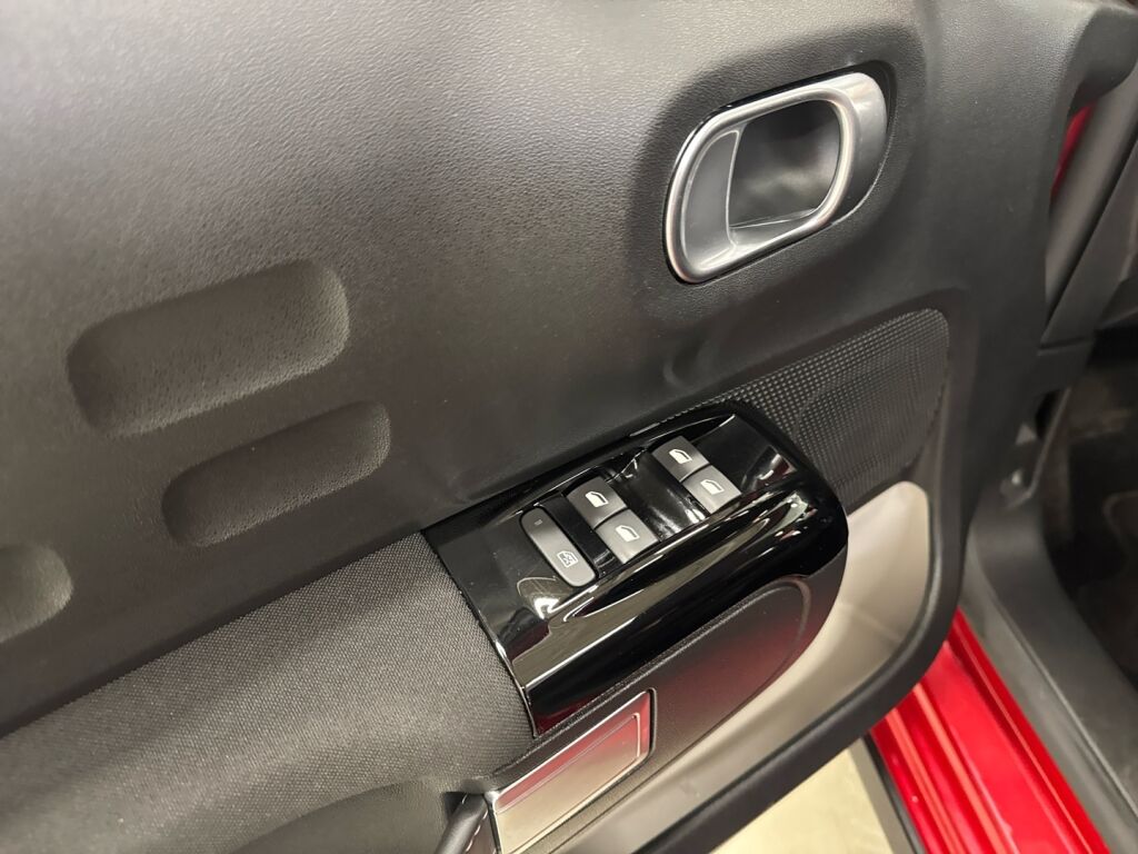 Citroen C3 2023 Punainen