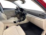 Skoda Superb 2023 Punainen