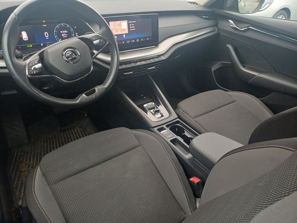 Skoda Octavia 2023 Harmaa