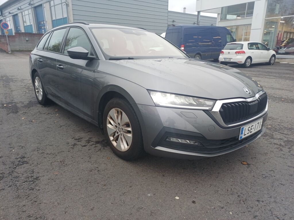 Skoda Octavia 2023 Harmaa