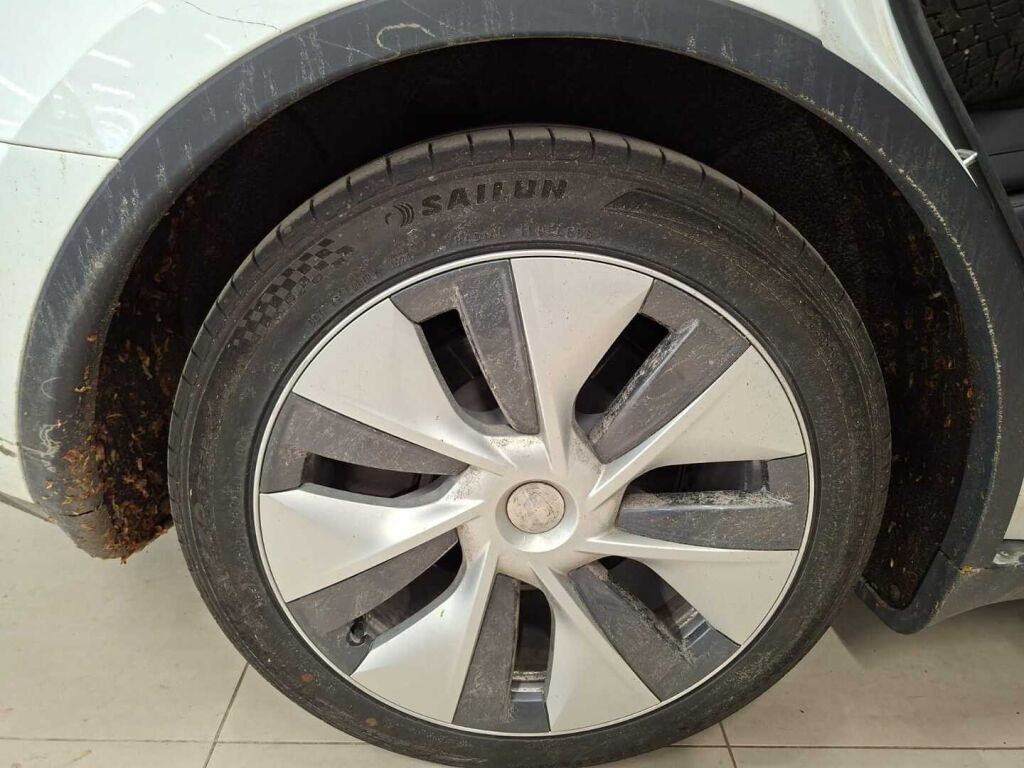 Tesla Model Y 2023 Valkoinen