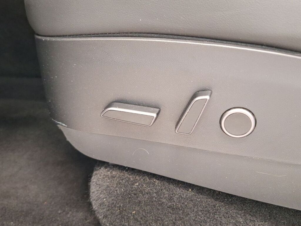Tesla Model Y 2023 Valkoinen