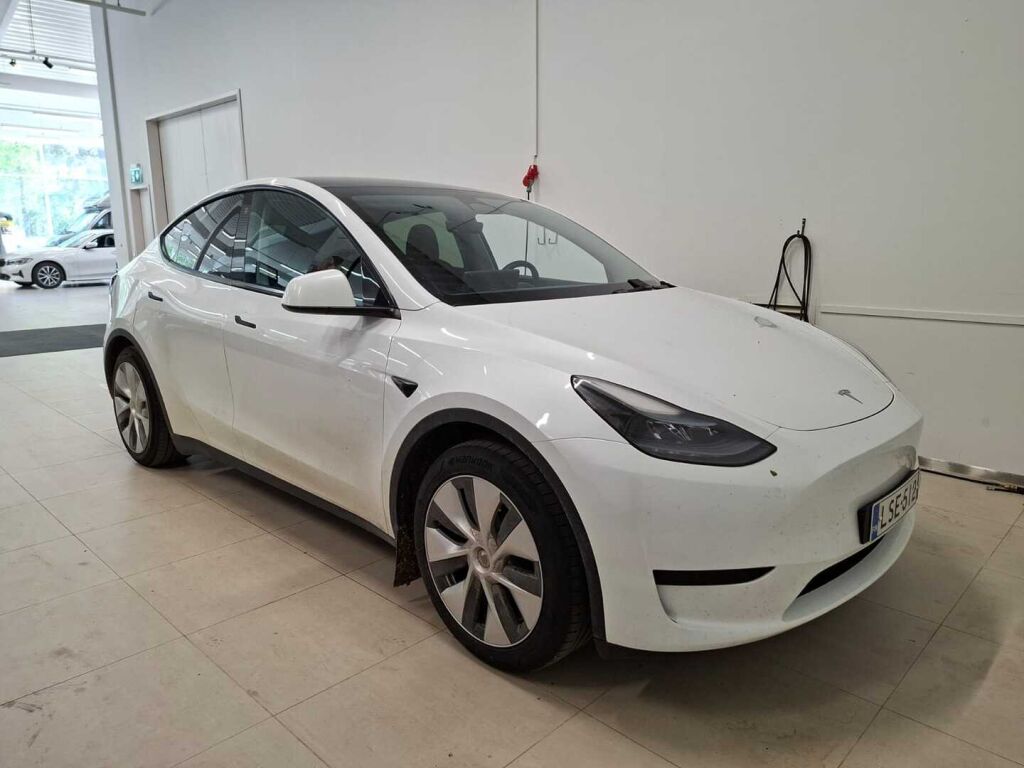 Tesla Model Y 2023 Valkoinen
